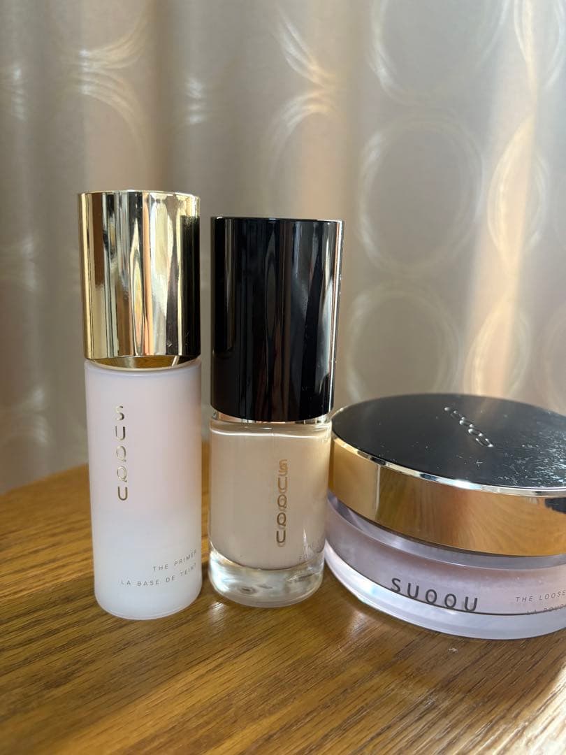 SUQQU ザ リキッド ファンデーション 105、プライマー、ルースパウダー