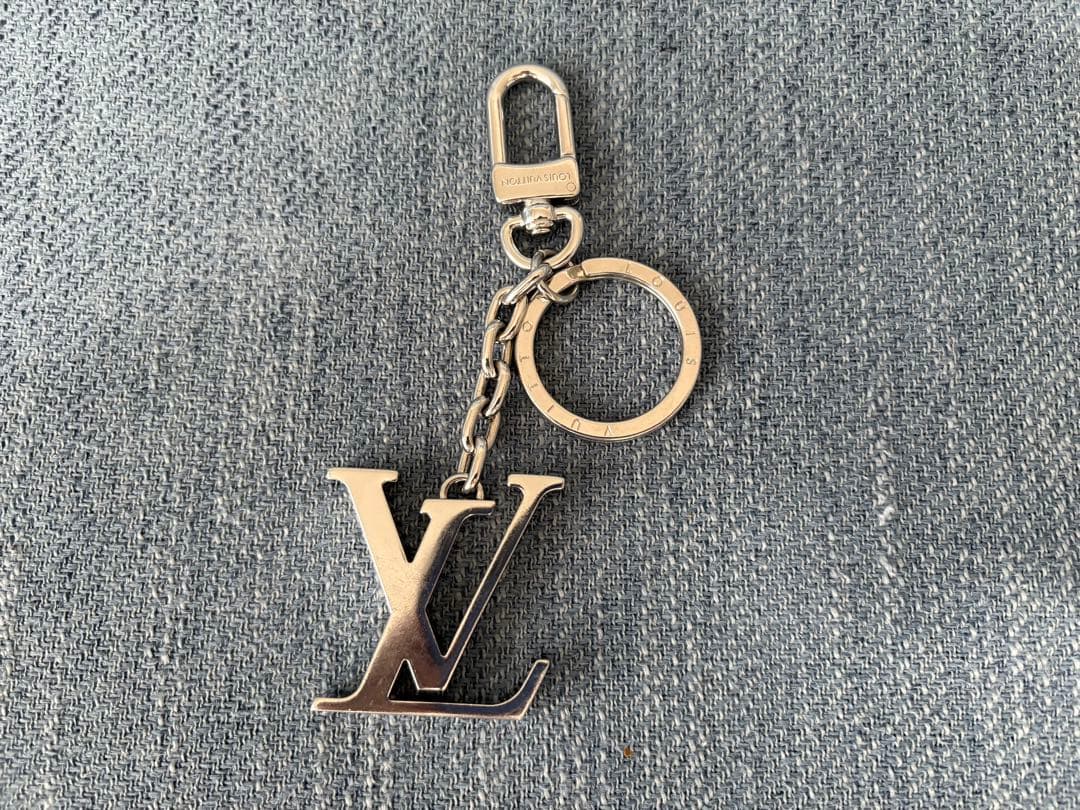 Louis Vuitton シルバー キーホルダー キーリング