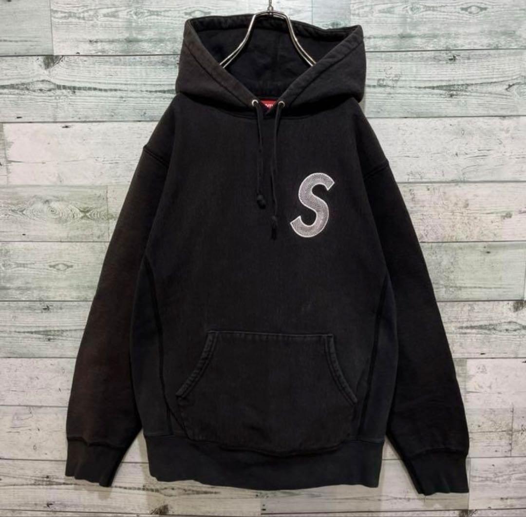 即完売モデル】シュプリーム☆刺繍 Sロゴ 入手困難 パーカー 希少