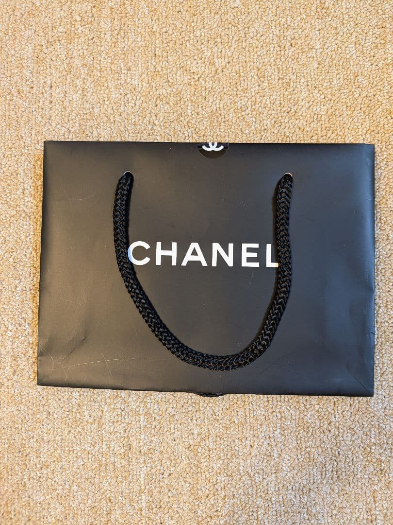 CHANEL 黒白 紙袋セット2枚 - メルカリ