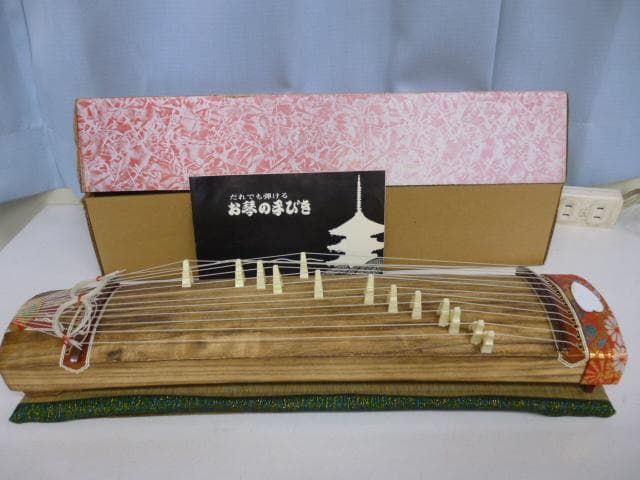 短琴 ミニ琴 箏 和楽器 弦楽器 13弦 　畳付　値下、値引不可