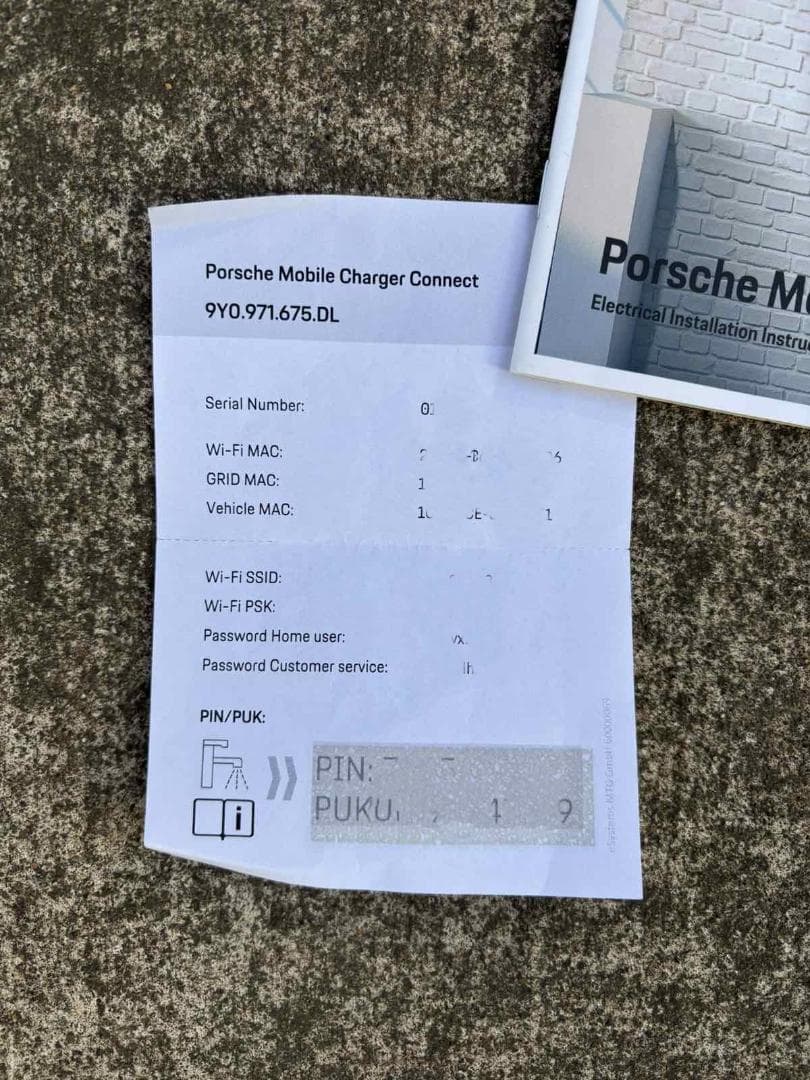 ポルシェ 純正 タイカン モバイルチャージャーコネクト 充電器 液晶