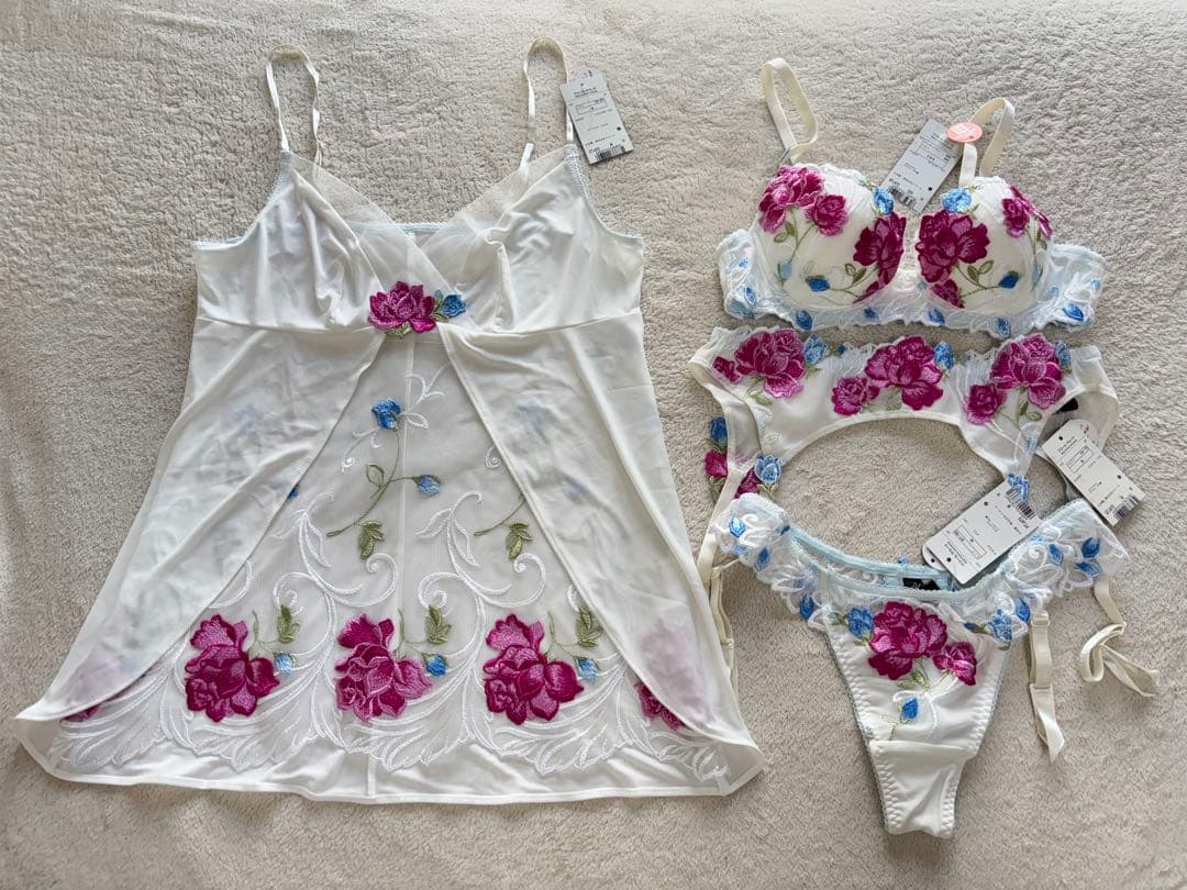 サルート C65 ブラ ガーター ソング スリップ Mサイズ IV