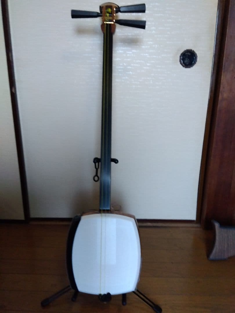 津軽三味線　バチ　駒　ケース付き