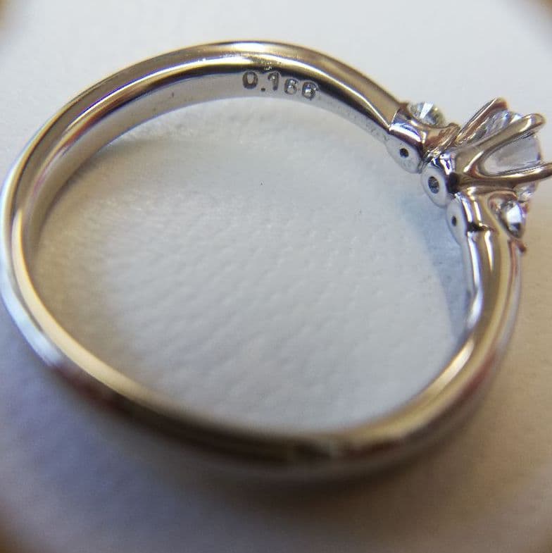 ★ピンクの猫★　4℃　pt950　ダイヤモンドリング　2.8g