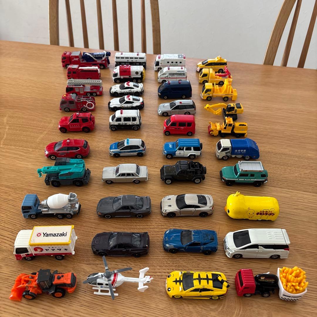 TOMICA トミカ まとめ売り 40台 - メルカリ