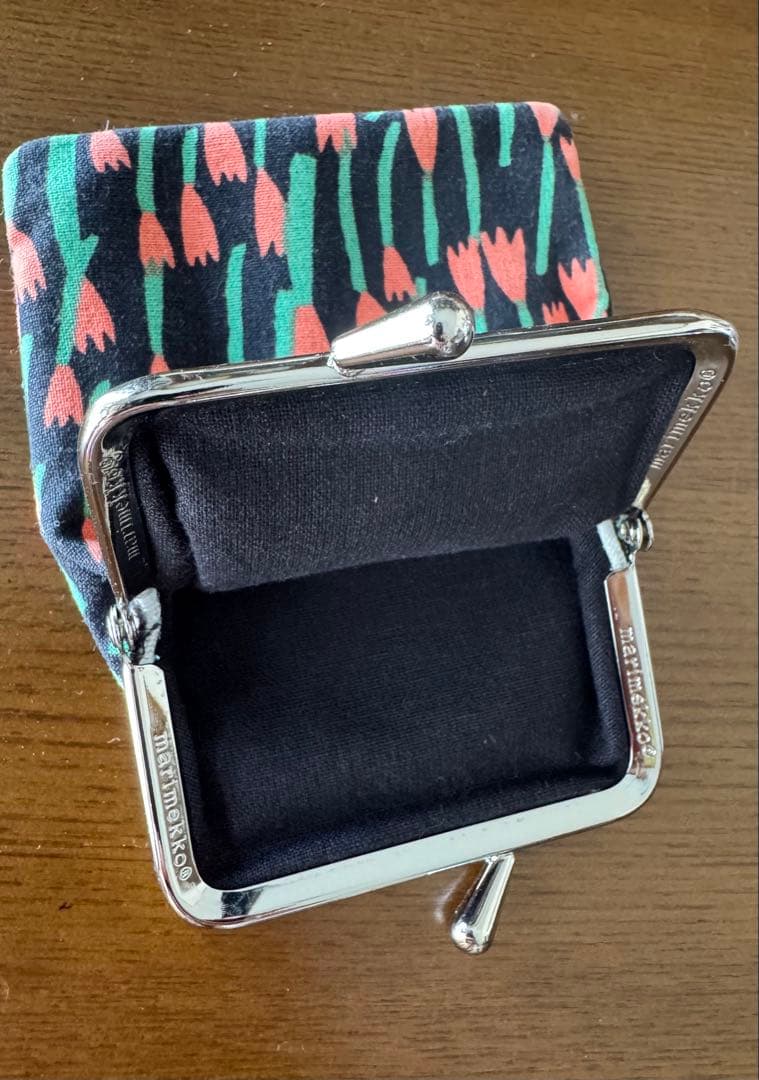 マリメッコ がま口ポーチ チューリップ柄 - メルカリ