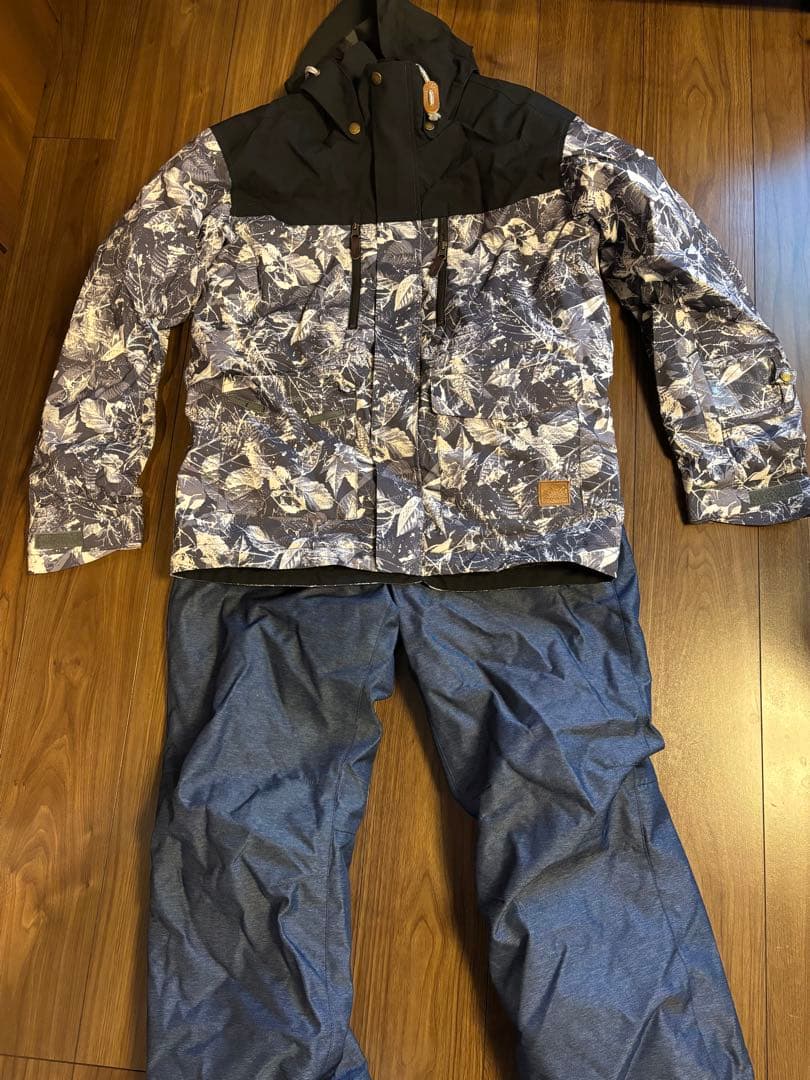 ONYONEスキースノボー雪山ウェア 上下セットメンズ身長175 L