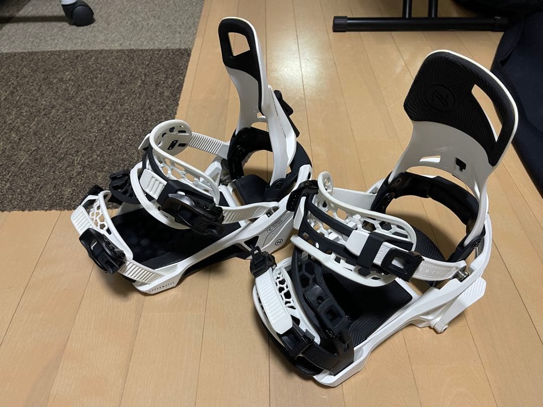 NIDECKER スノーボードビンディング ホワイト　Mサイズ