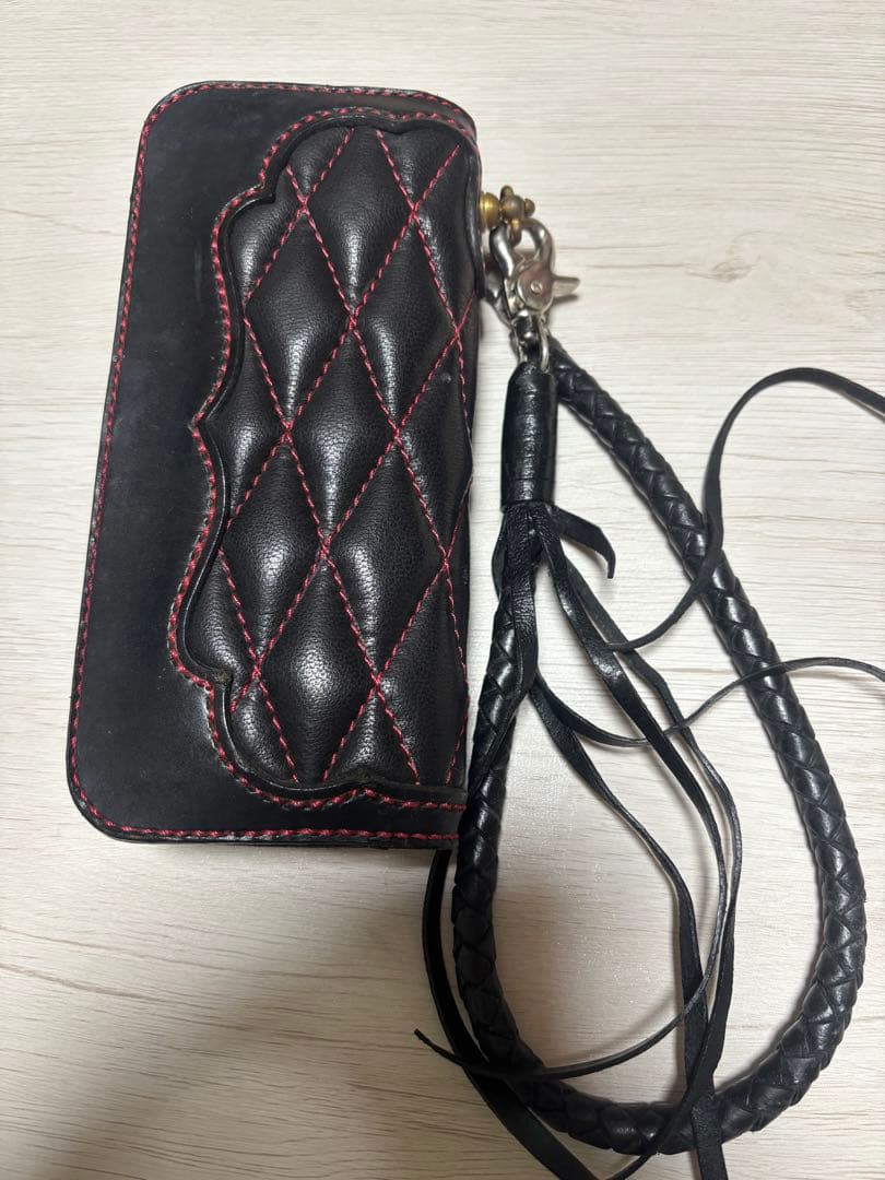 と*く様 キルティング　トラッカーウォレット　レッドステッチ　ウォレットチェーン