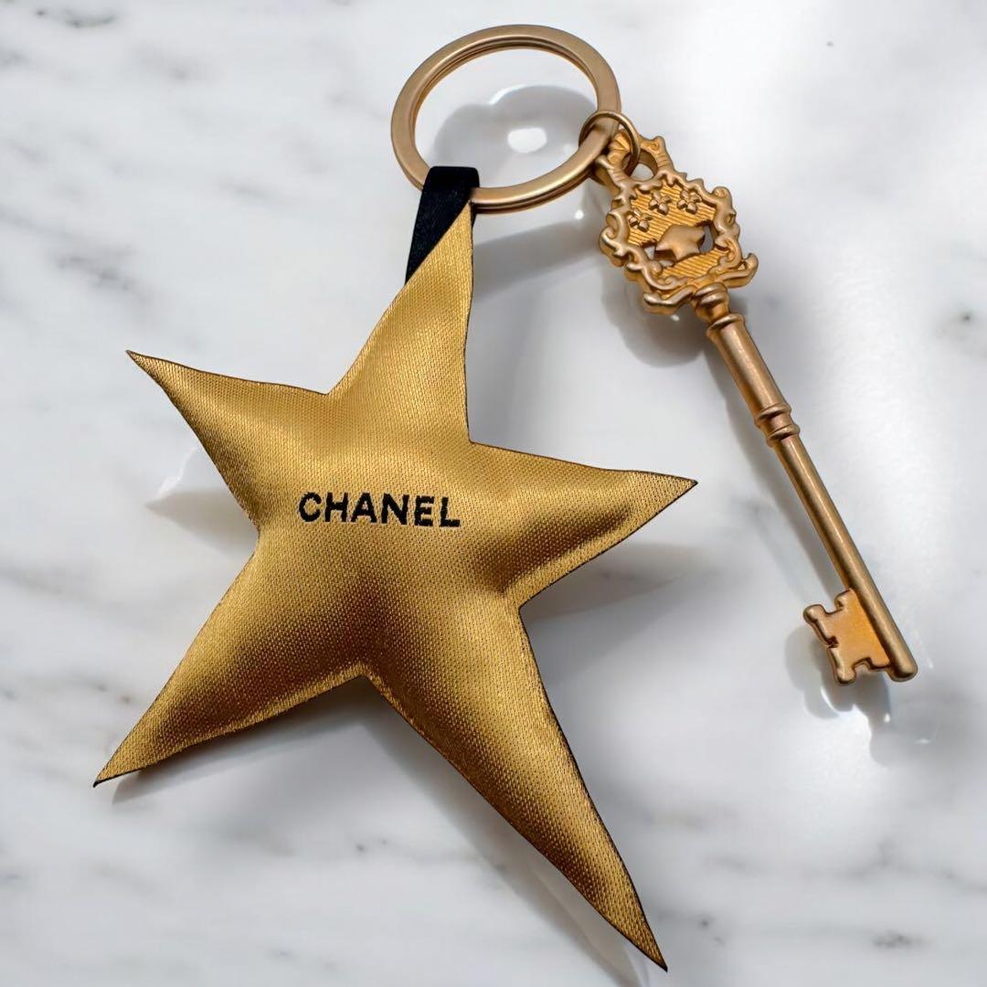 限定品 CHANELシャネル 星 キー型 チャーム ノベルティ ゴールド