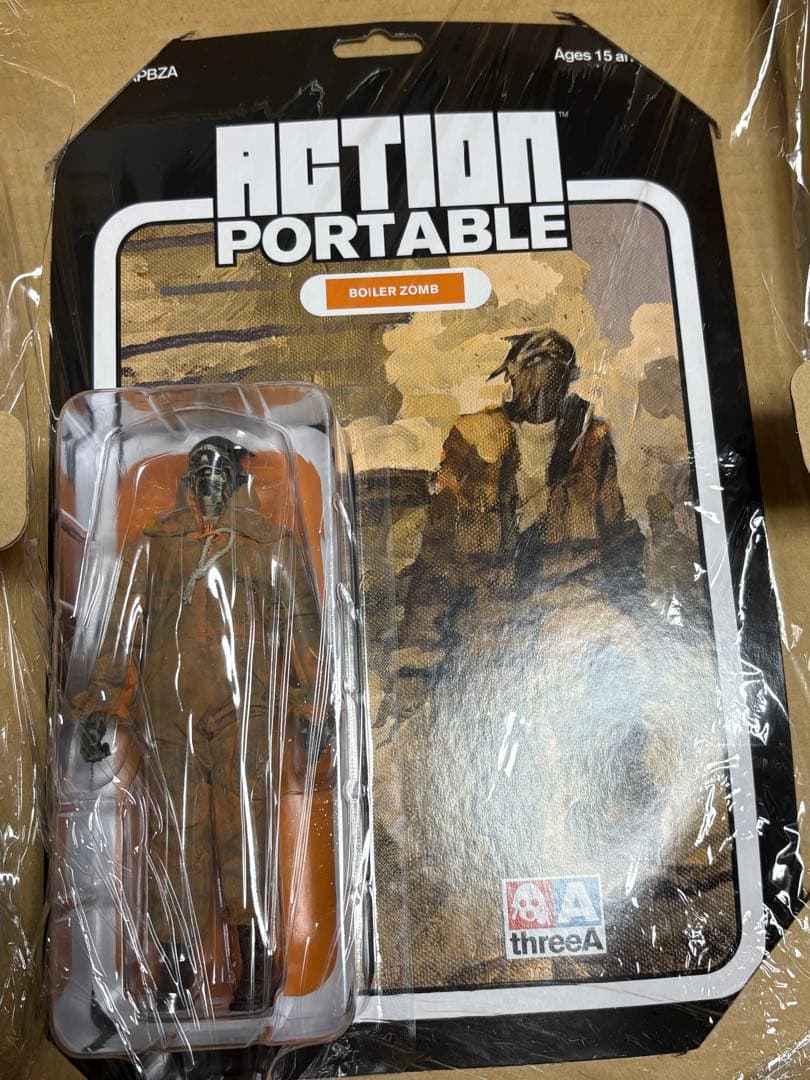 Threea toys スリーエーゾンビ②新品 mezcoアクションフィギュア