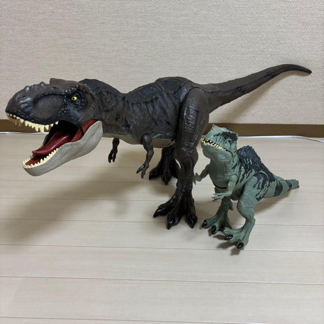 マテル　ジュラシックワールド　スーパービッグ　T-レックス ギガノトサウルス