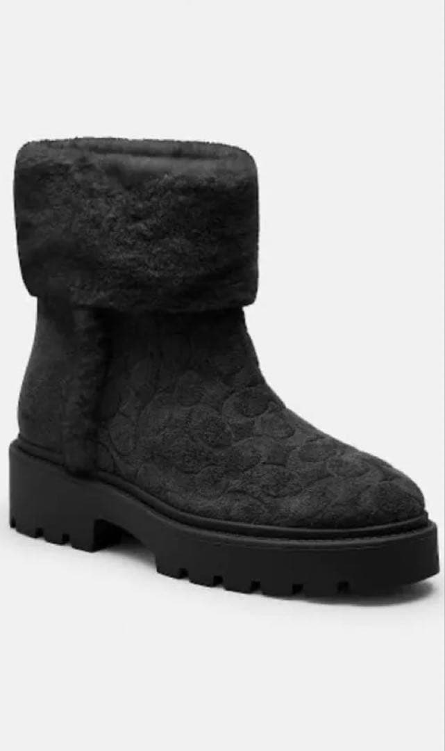 COACH【ブラックムートンブーツ】 50%OFF（定価33,000円）