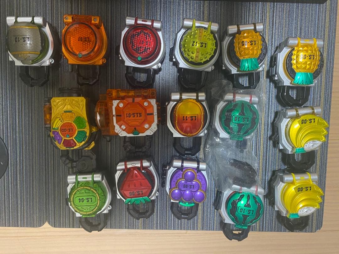 ライダー変身ベルト用ベルトバイザー 16個セット