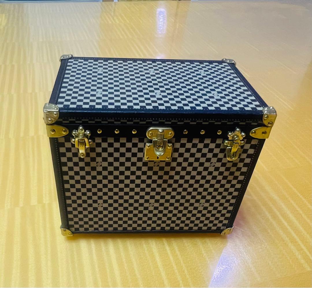 希少　LOUIS VUITTON VIP顧客ノベルティダミエ小物入れ　(箱あり)