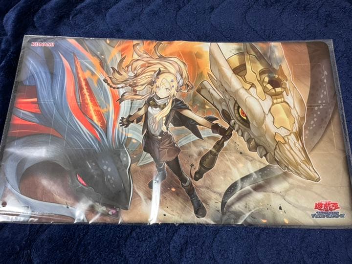 遊戯王 プレイマット 白の聖女エクレシア