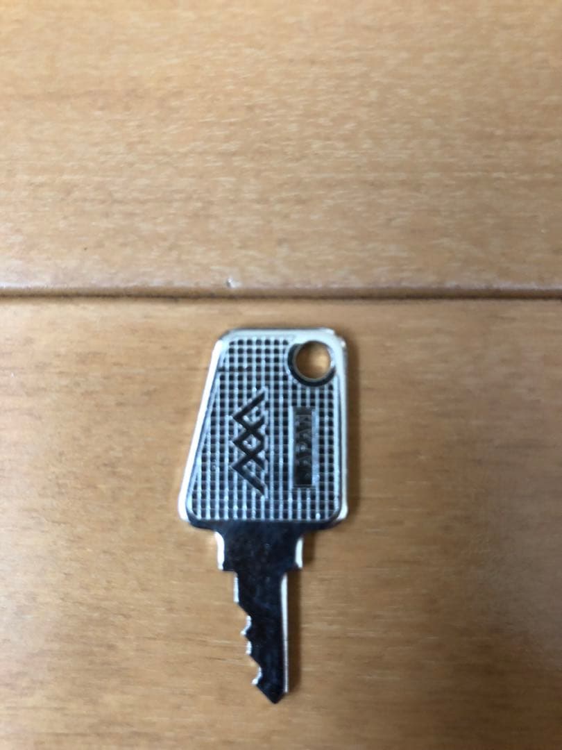 パチスロ】設定キー(鍵) / 三洋(SANYO) : サンスリー◉E10 - メルカリ