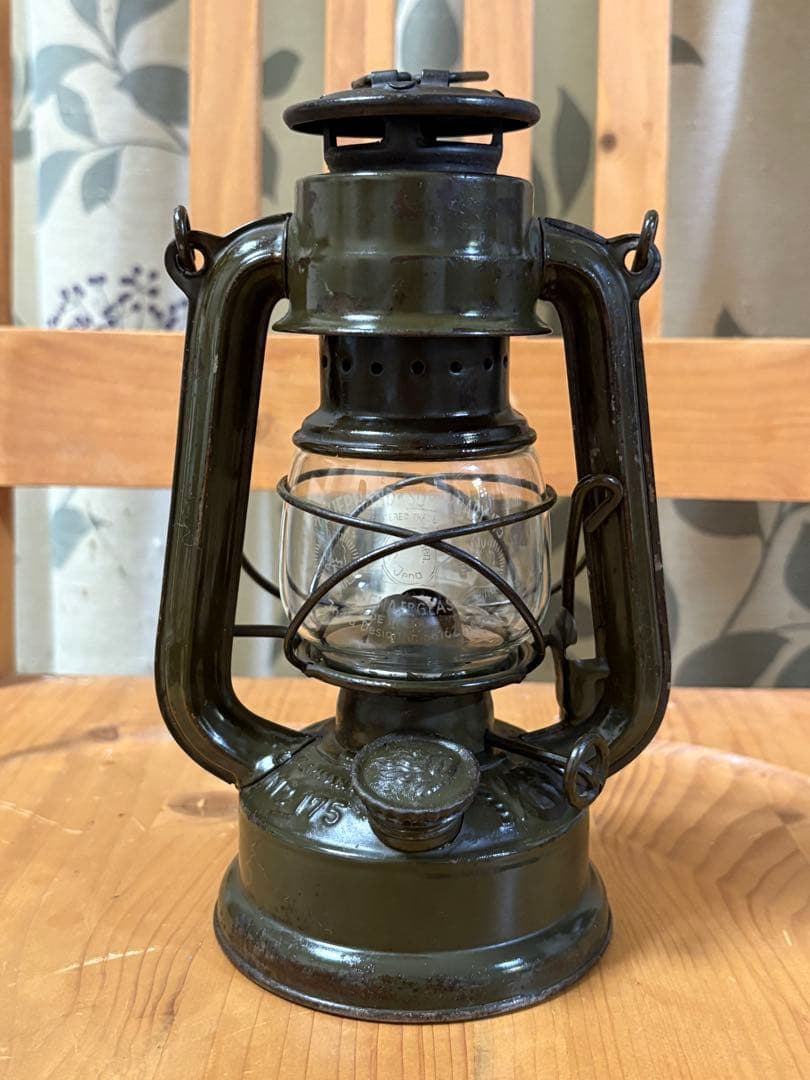 ライト・ランタン WW2 FEUERHAND175 SuperBaby オイルランタンの金字塔「フュアハンド SUPER BABY 175」[2024.10.27