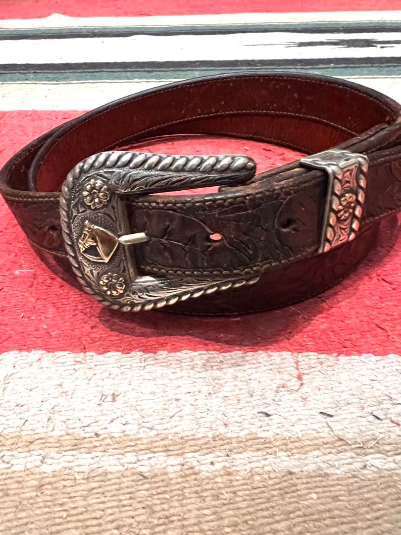 経年変化抜群‼︎シルバー925製 トレジャーバックル装着のカービングベルト　34