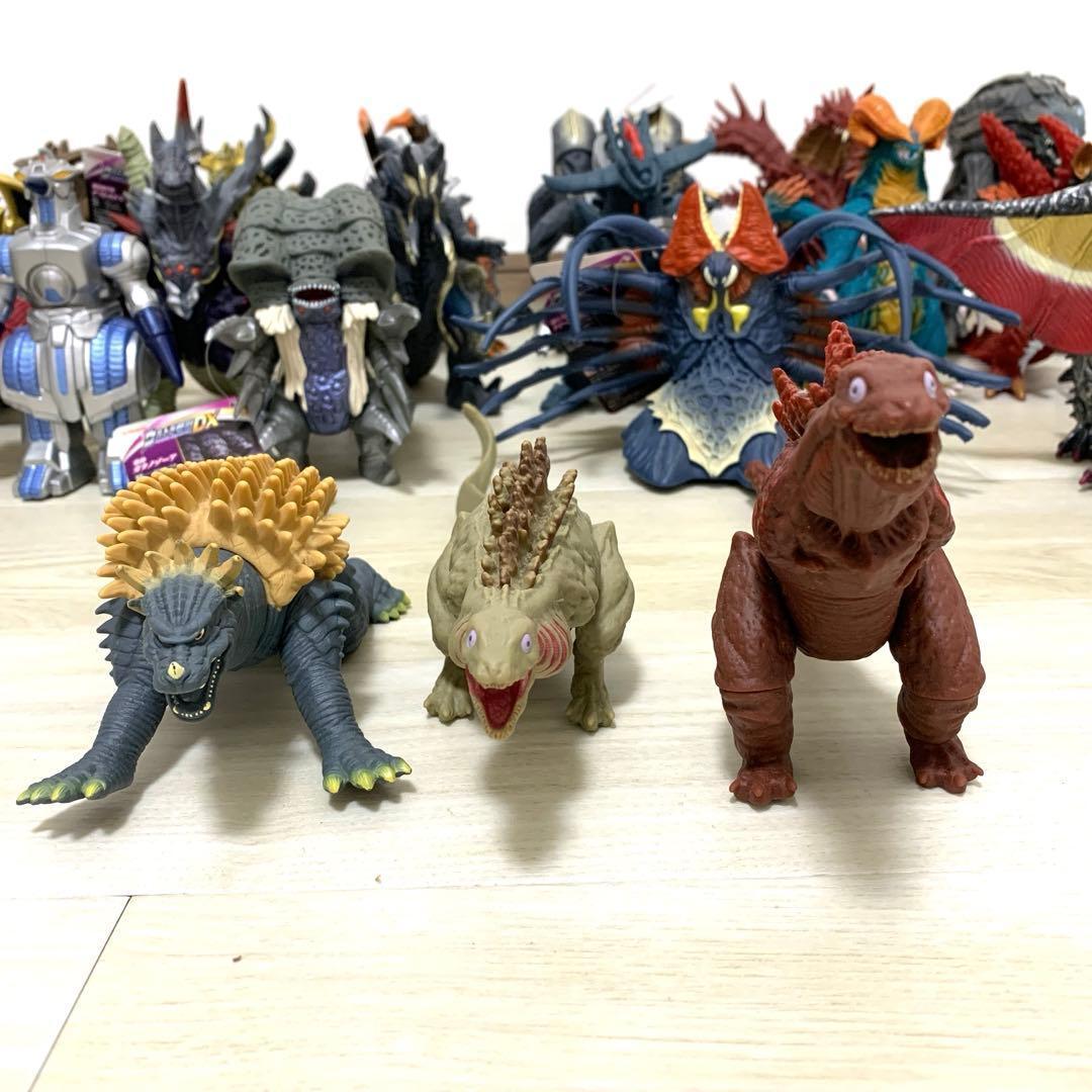 ウルトラマン 怪獣 フィギュア 23体セット - メルカリ