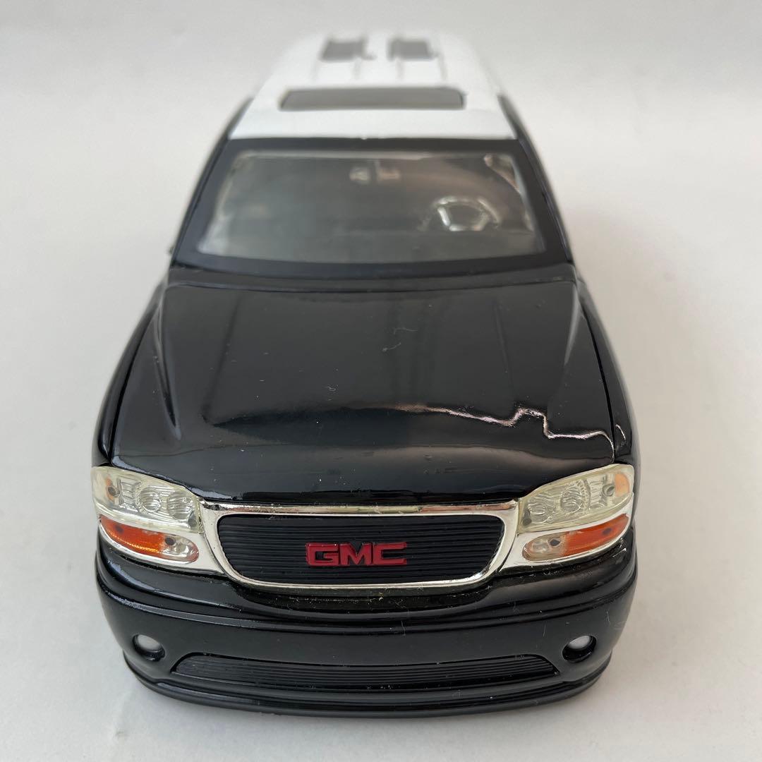 Jada TOYS 2002 GMC ユーコンデナリ 1/24 黒×白 - メルカリ