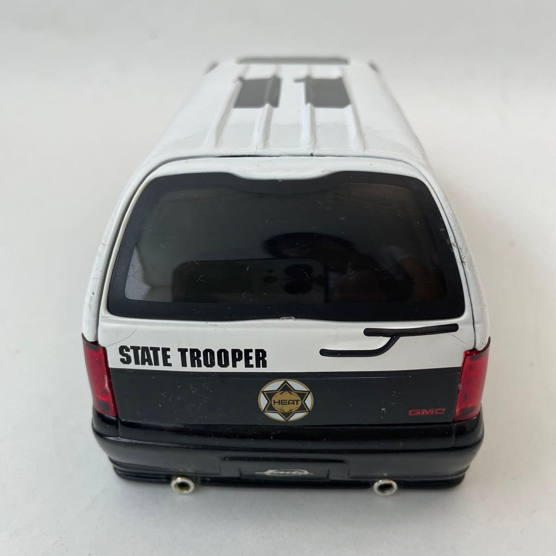 Jada TOYS 2002 GMC ユーコンデナリ 1/24 黒×白 - メルカリ