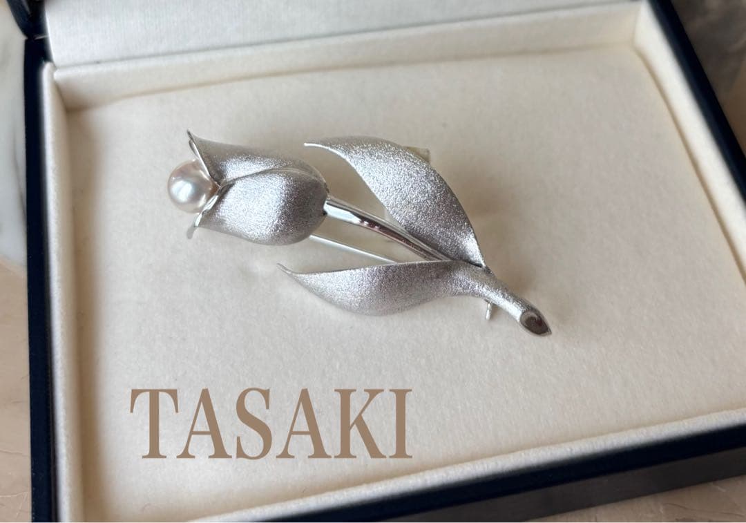 TASAKI チューリップモチーフ　真珠ブローチ