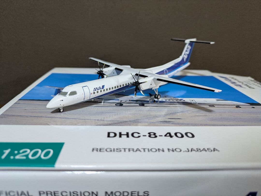 航空機・ヘリコプター ANA DHC-8-400 1:200 ANA 全日空商事「1/200 DHC-8-400 JA460A 新品 未使用 - メルカリ