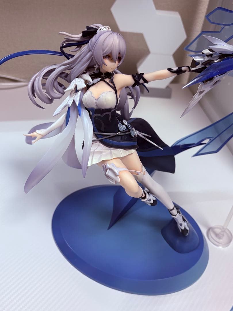 崩壊3rd ブローニャ 新生の銀翼 Ver. 1/7 完成品フィギュア - メルカリ