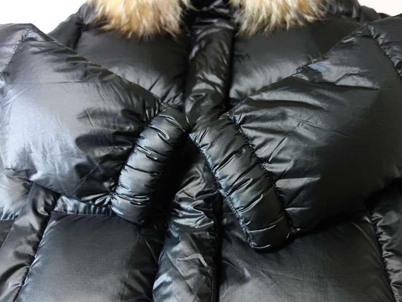 rin様専用 PRADA Foxファーフーディ トライアングル ダウンジャケット