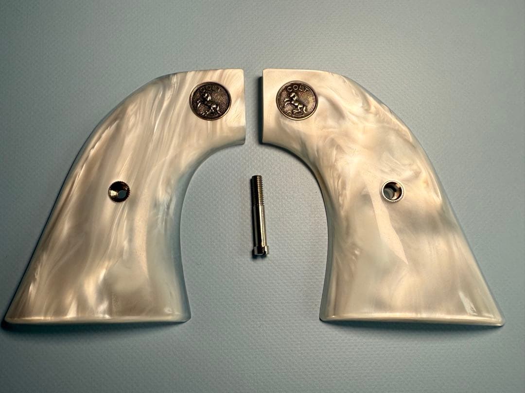 六研製タナカSAAガスガン用パール調グリップ純銀メダリオン付 714OCwSwUXL.jpg_BO30,255,255,