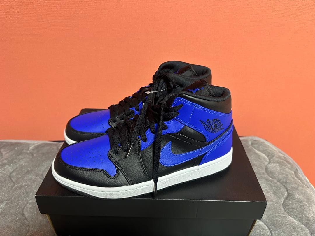 新品ナイキ　エアジョーダン MID スニーカー 青黒