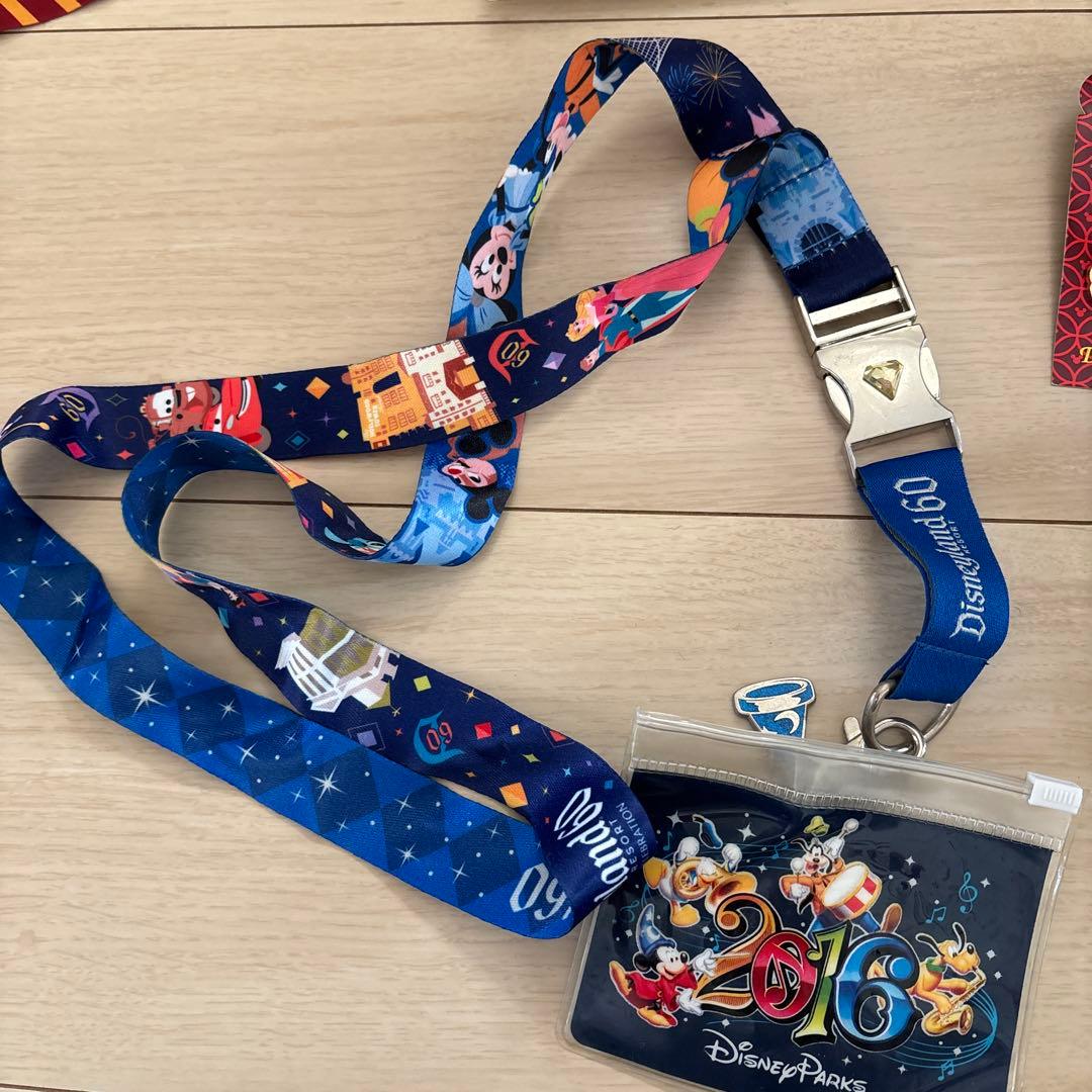 2016年ダイアモンドセレブレーション60周年ディズニー缶バッジ