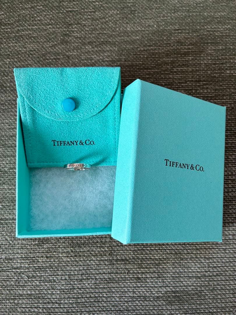 Tiffany & Co. ロゴバンドリングPt950