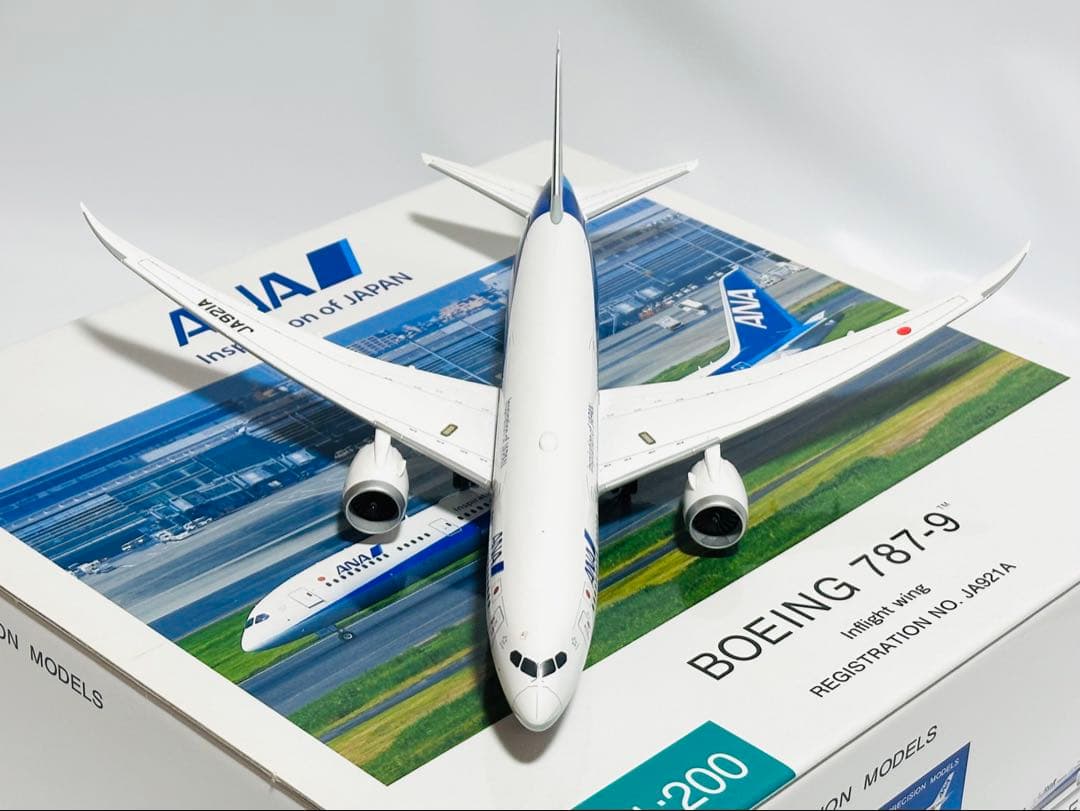 全日空商事 1/200 B787-9 inflight wing NH20168