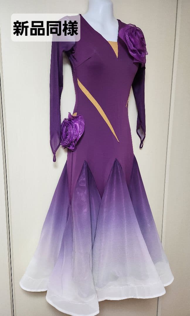 紫色の社交ダンスドレス　モダンドレス　スタンダードドレス　フラワー装飾付き