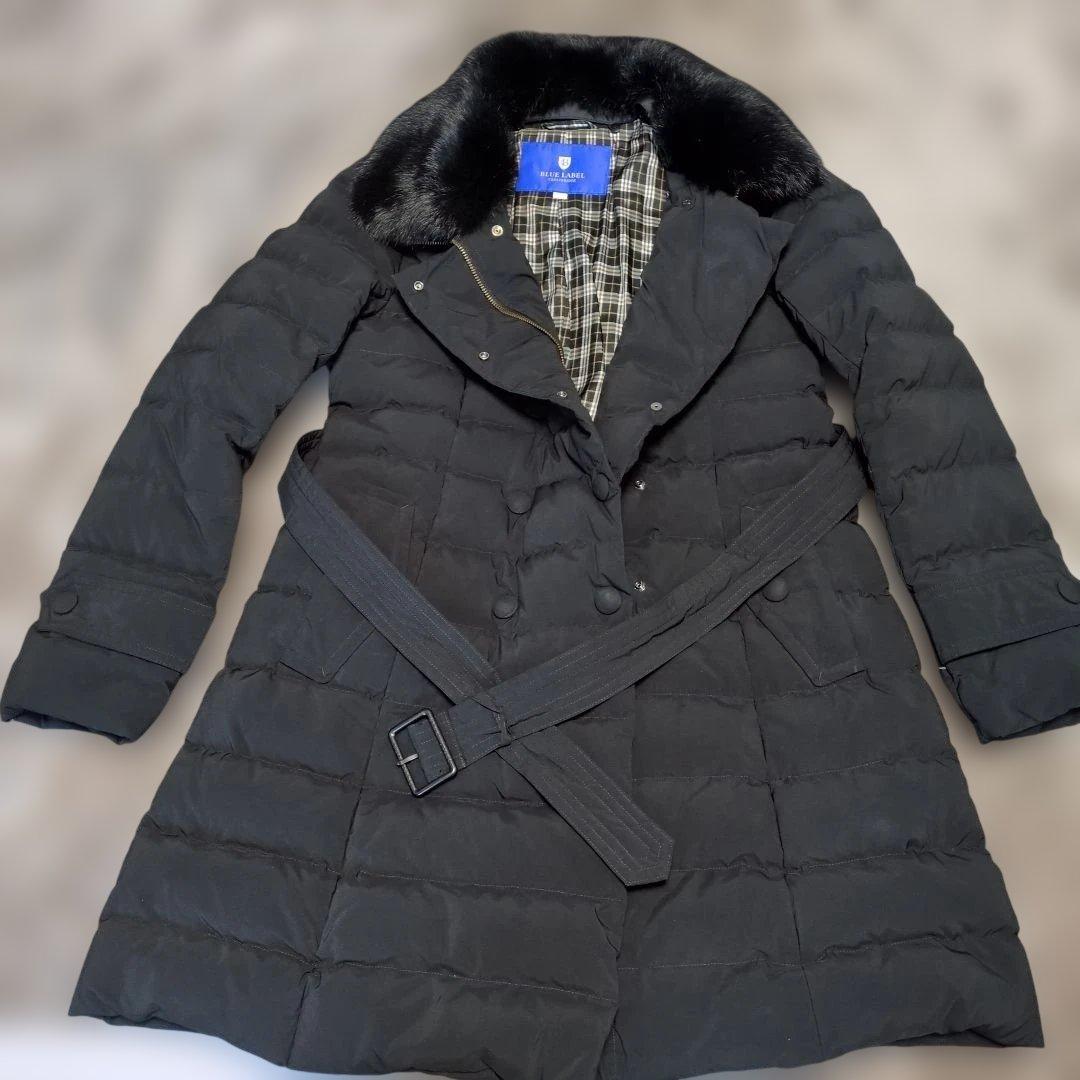 バーバリーブルーレーベルファー付き黒ダウンジャケット
