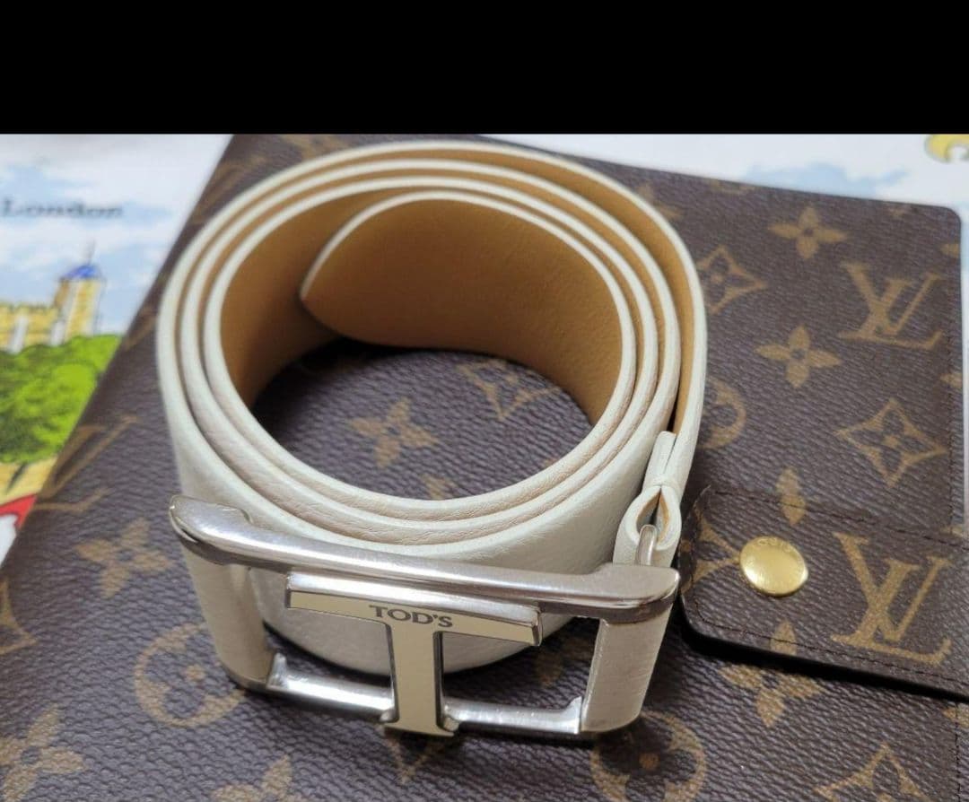新品に近く正規品TOD'S(トッズ)ベルト男女兼用 長さ約100cm イタリア製