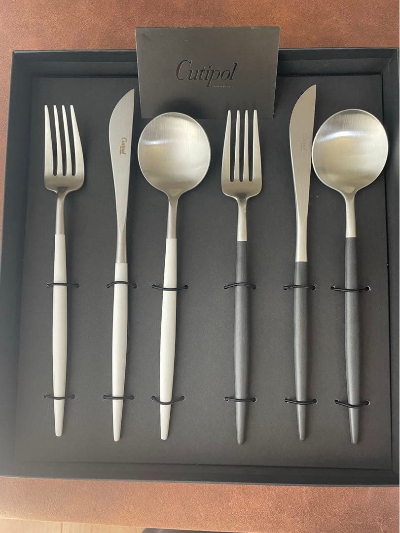 正規品 Cutipol カトラリーセット 3点セット✖️2 ホワイト、ブラック