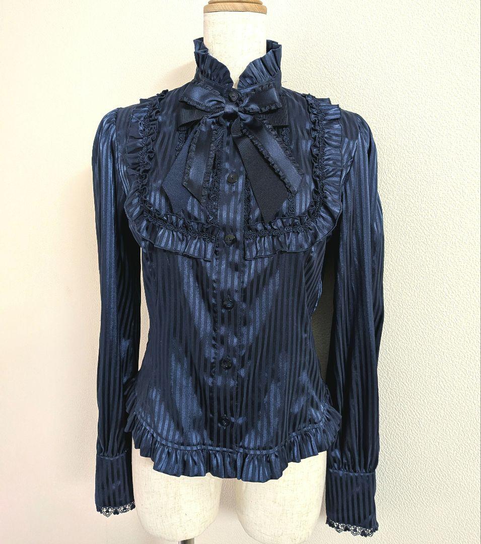 Innocent World サテンストライプブラウス ネイビー