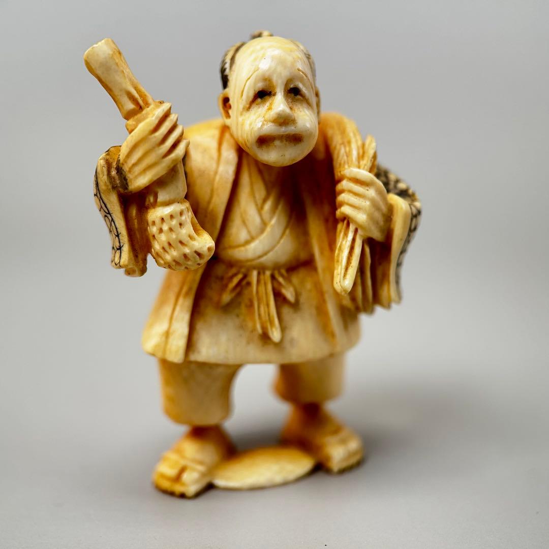 彫刻 人物像極上　根付　天然素材アンティーク骨董　飾り物古美術置物細密細工