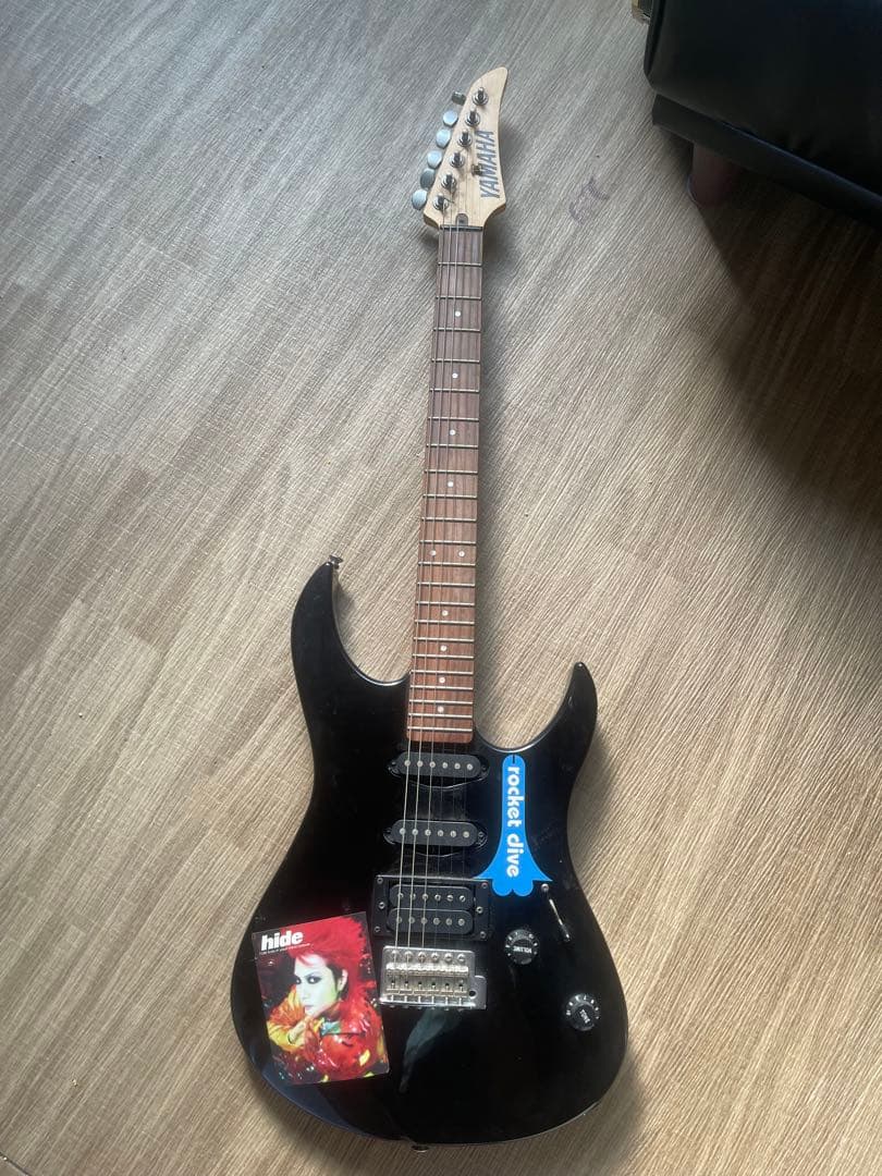 Yamaha エレキギター ブラック hideアート付き