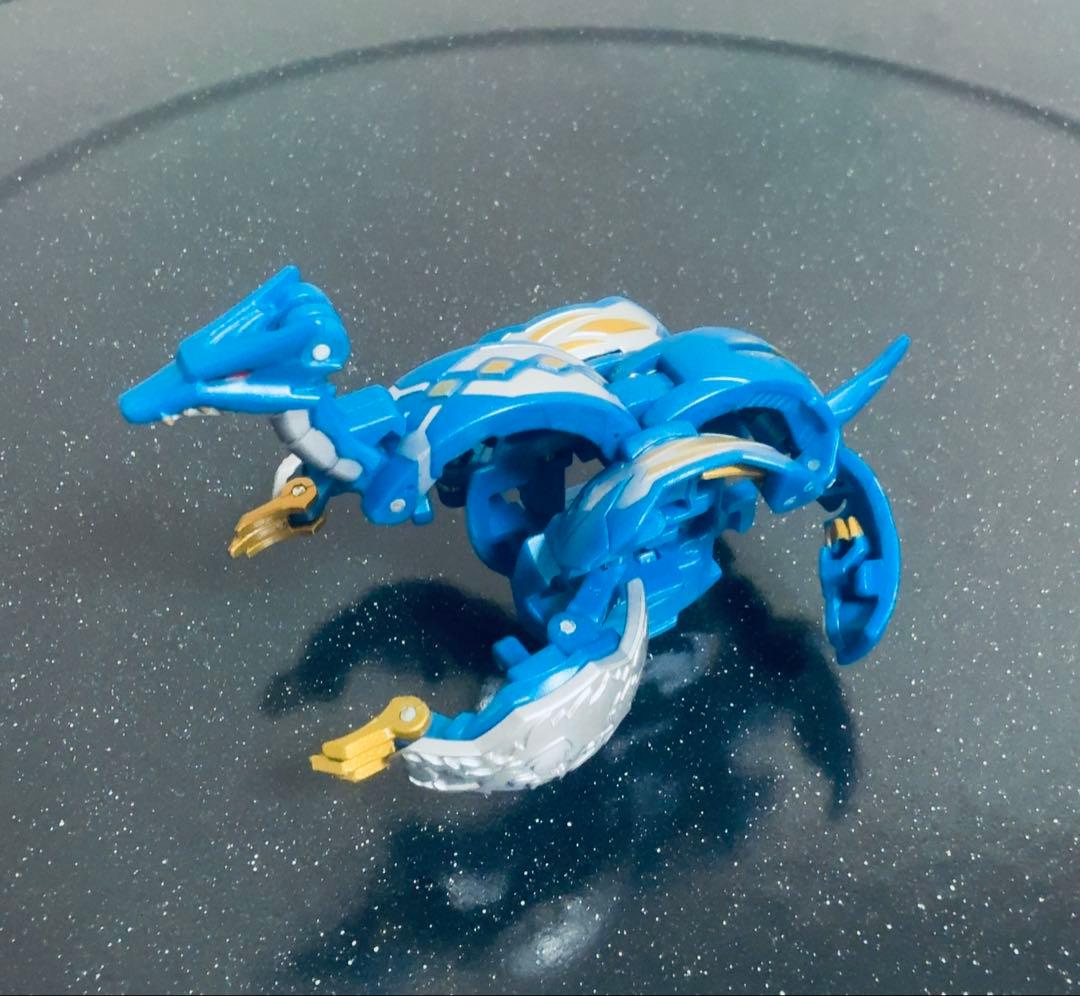 美品/爆スロン限定品】爆丸 蒼ジンリュウ 【ギフジンリュウ】 - メルカリ