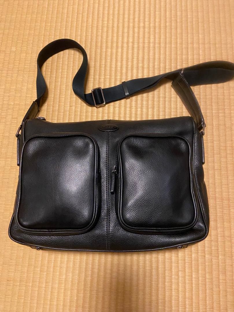 トッズ　TOD’Sショルダーバッグ　ブラック TOD'S（トッズ） TODS ショルダーバッグ T TIMELESS Tタイムレス