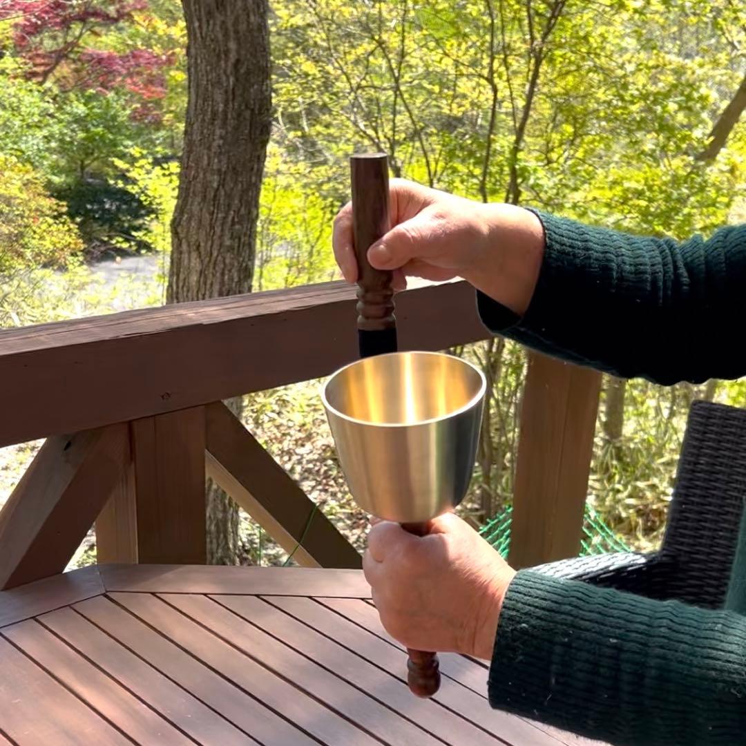 ハンドル付きシンギングボウル