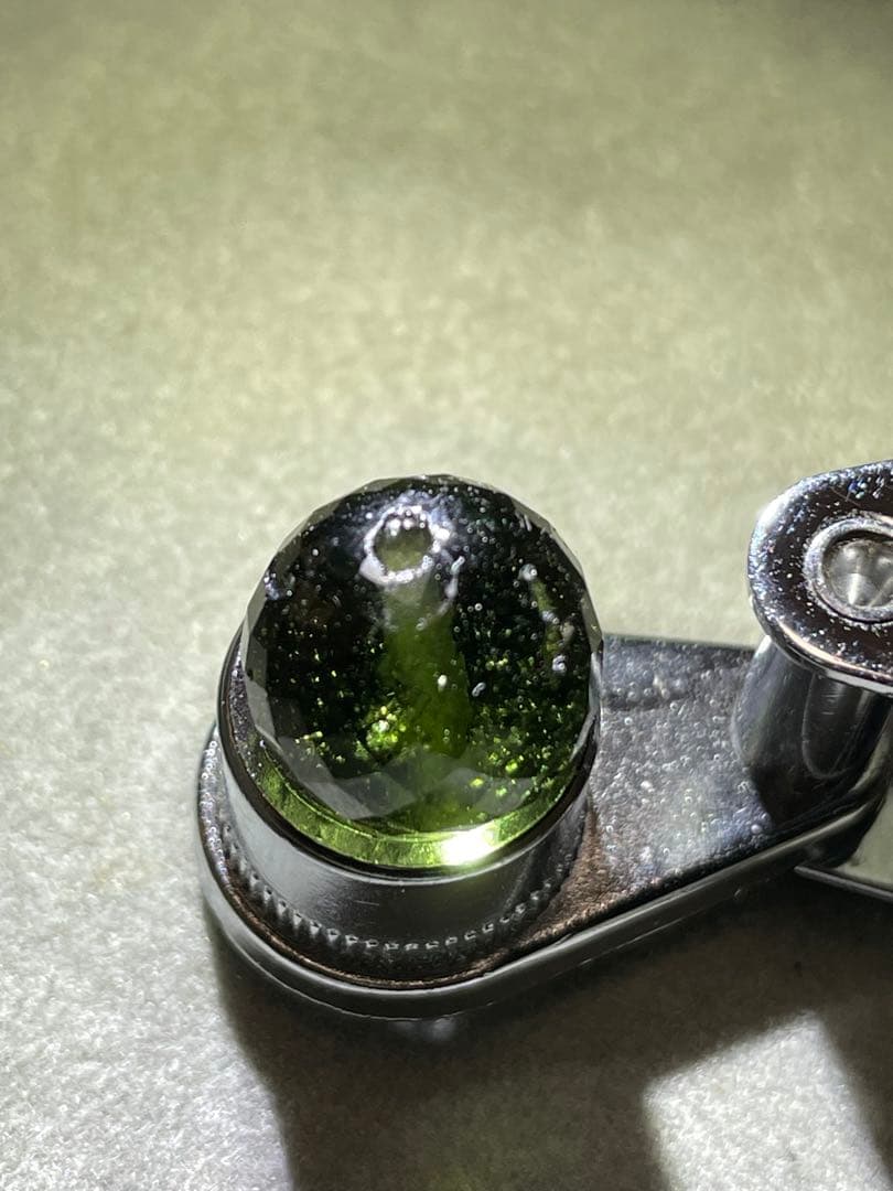 オ*ユ様 激レア　モルダバイト