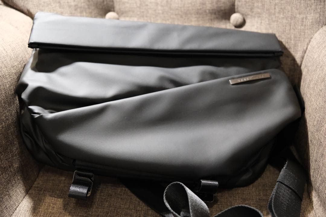 バッグ X URBANATURE Radiant Urban Sling R1