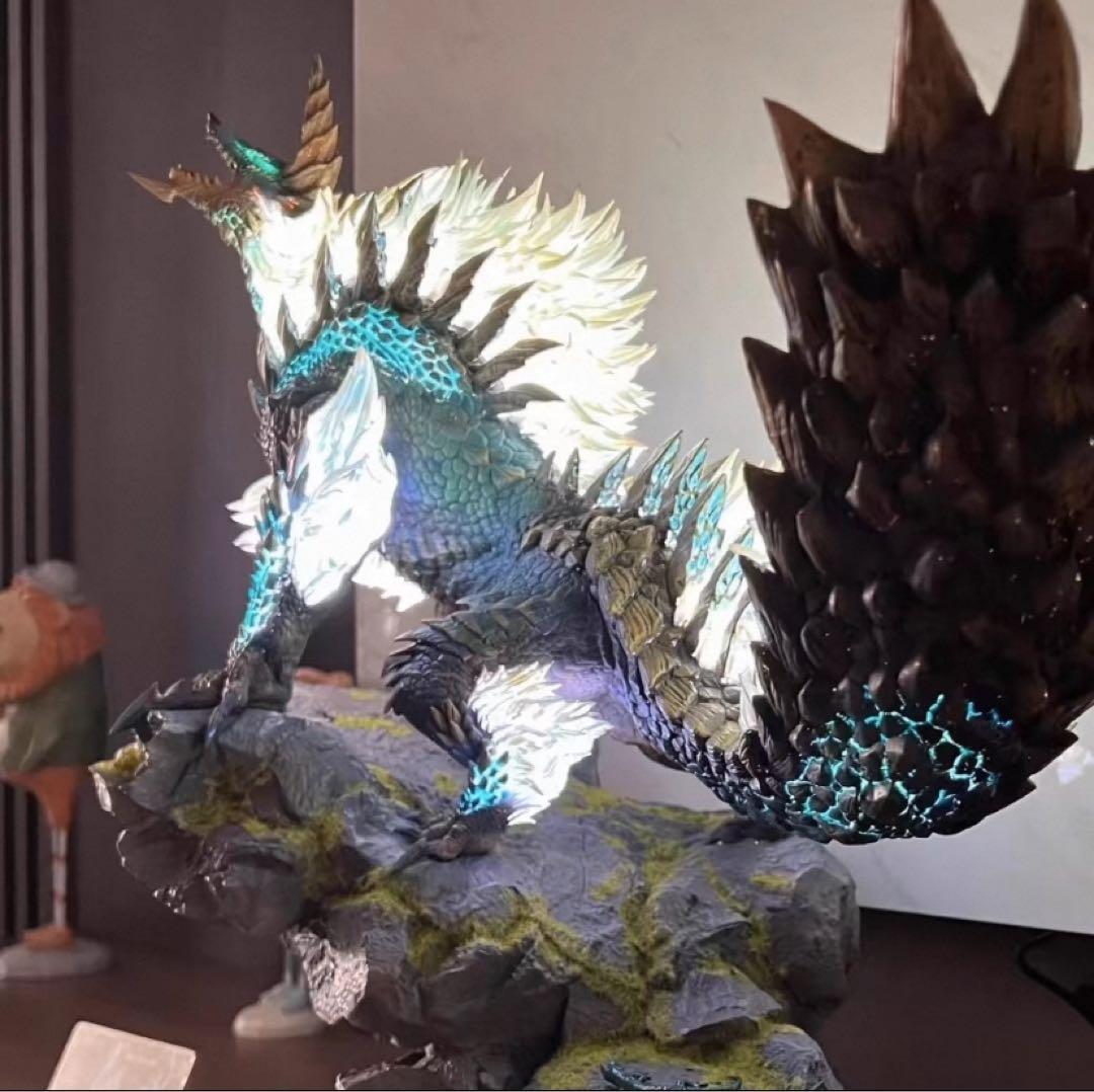 モンスターハンター ジンオウガ フィギュア LED付き - メルカリ