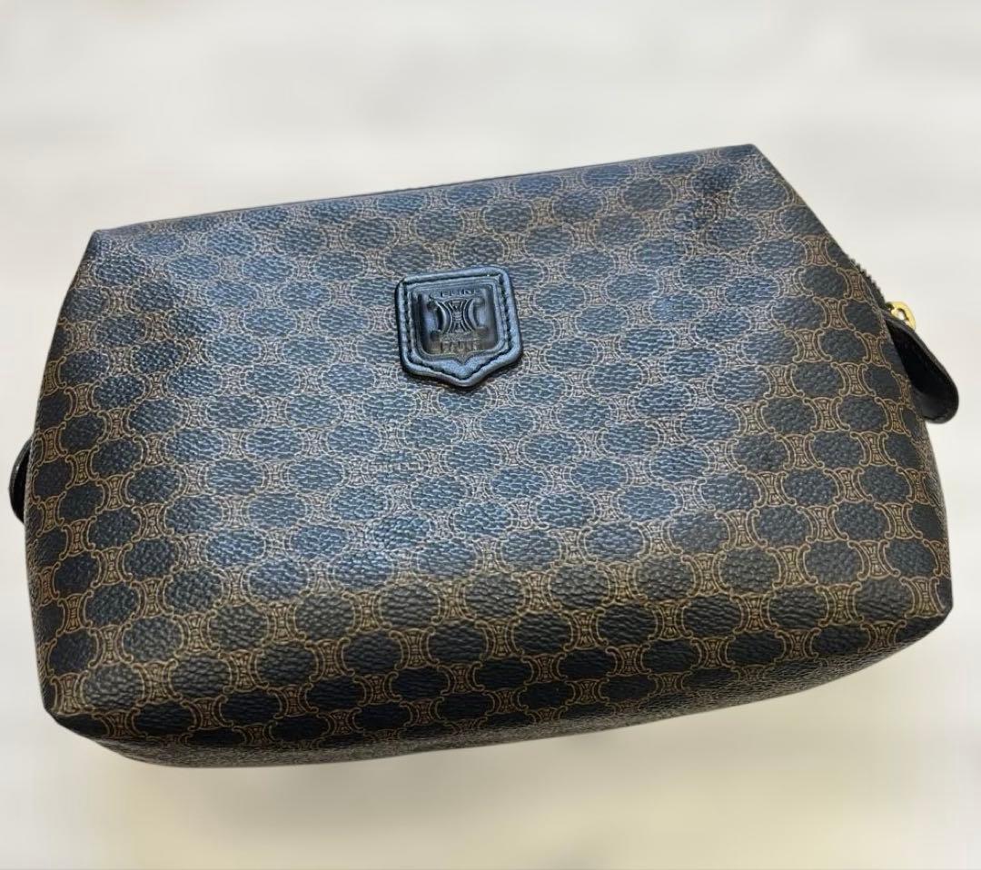 美品 セリーヌ　小物入れ 化粧ポーチ クラッチバッグ 黒マカダム PVCレザー